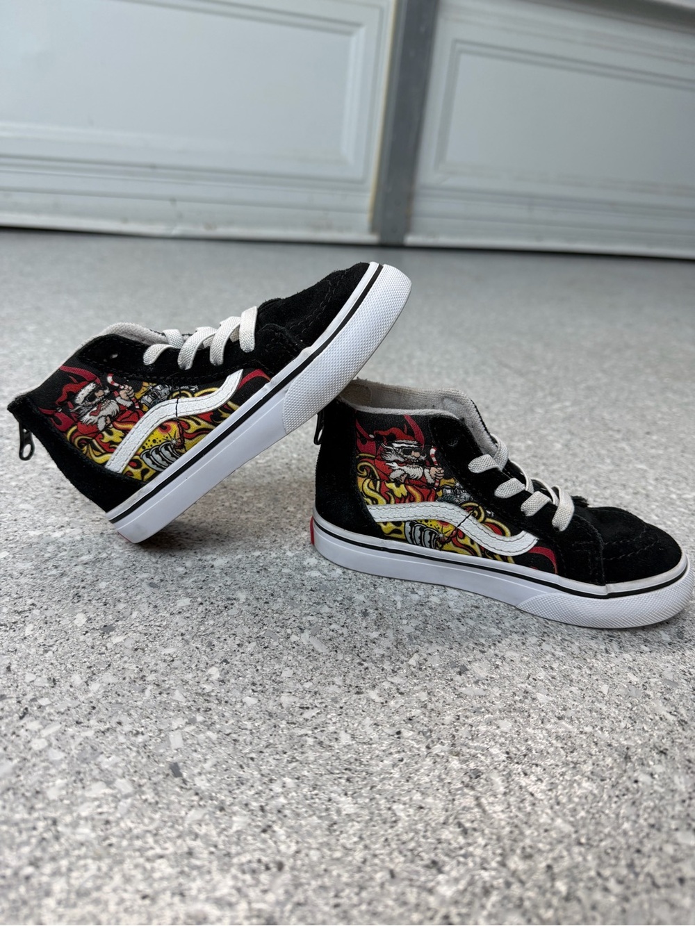 VANS Sk8 high top Santa Flame Sneakers 8.5 toddler